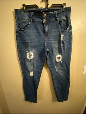 Blue Savvy Women’s Distressed Blue Jeans size 20w butt shaping